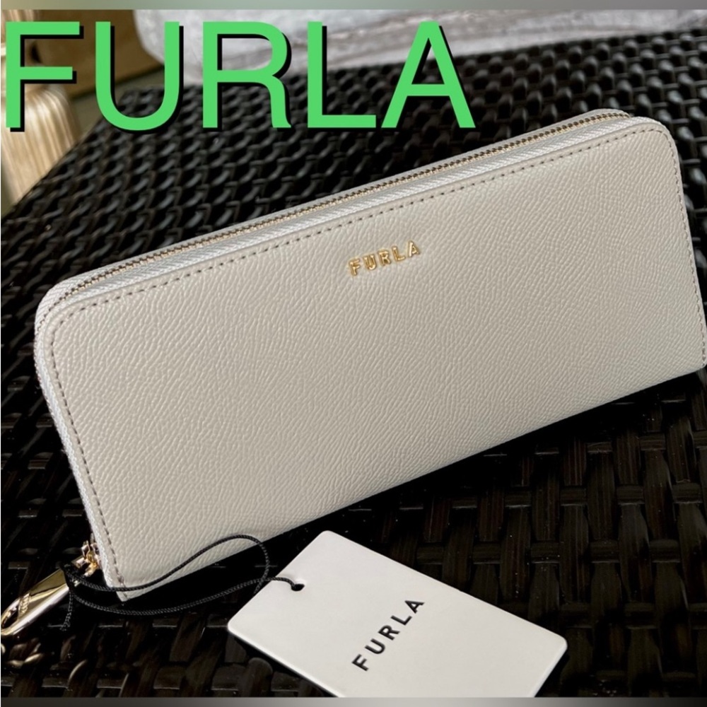 FURLA Classic Zip Around Leather Continental Wallet